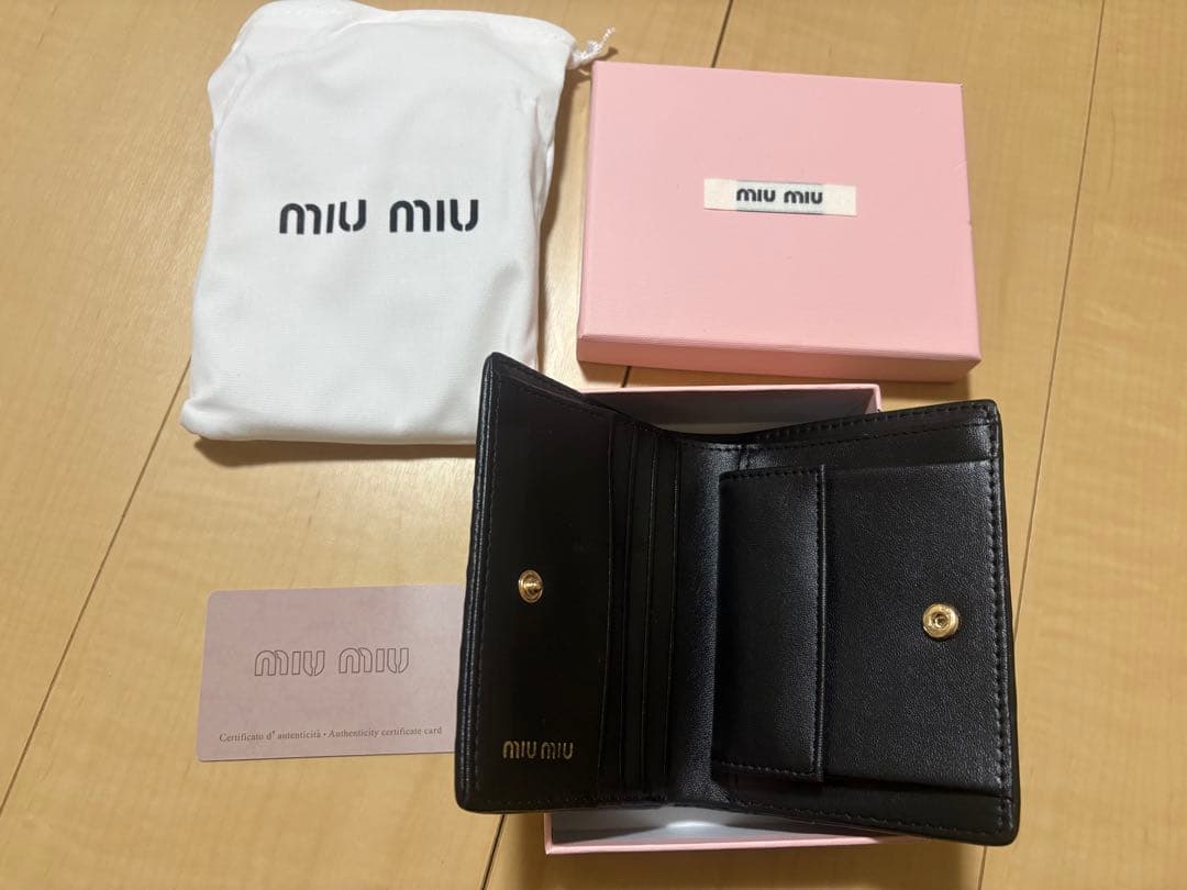 miu miu 二つ折り財布 黒 保存袋・箱付き