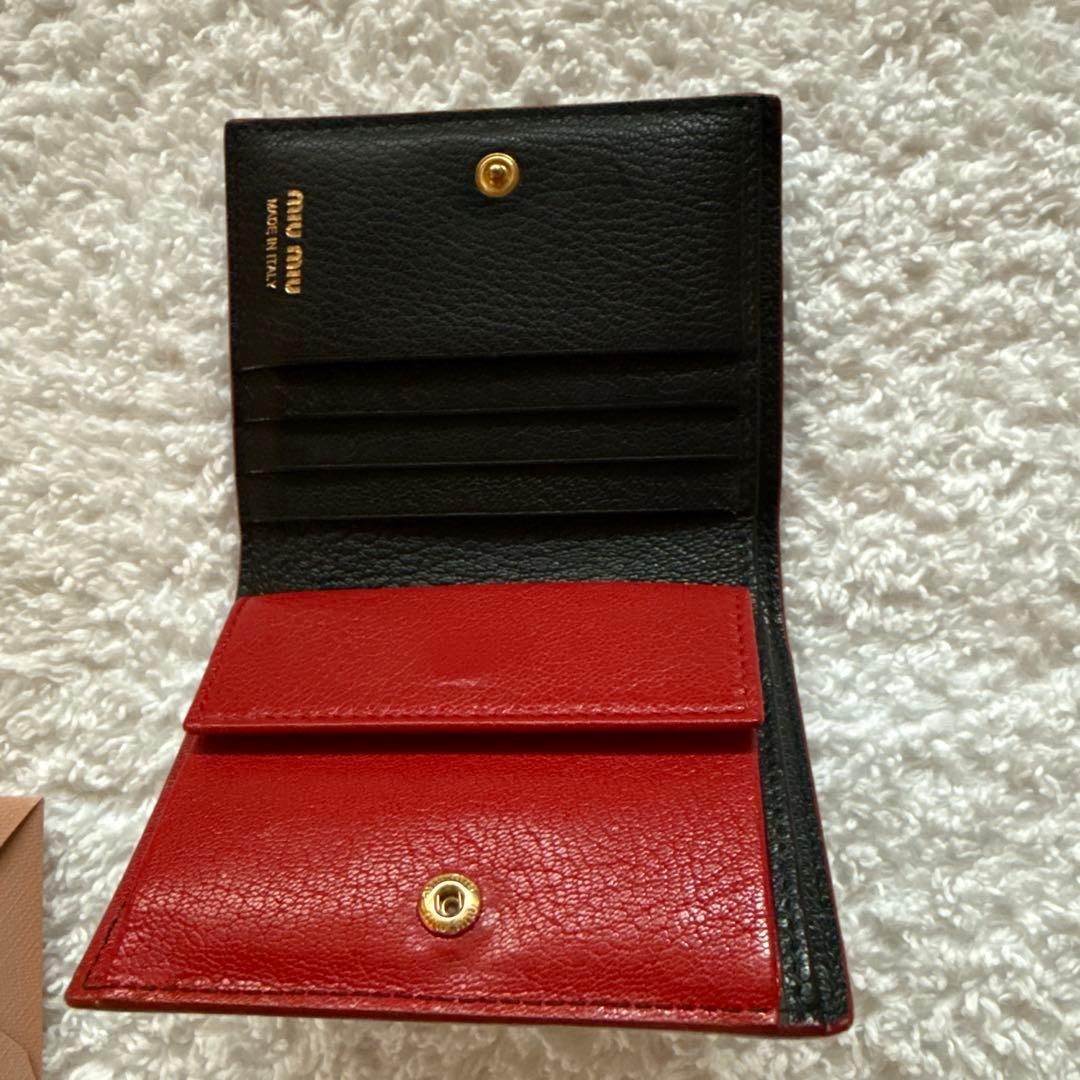 MIU MIU ミュウミュウ ハートモチーフ レザー 二つ折り　箱付き 正規品
