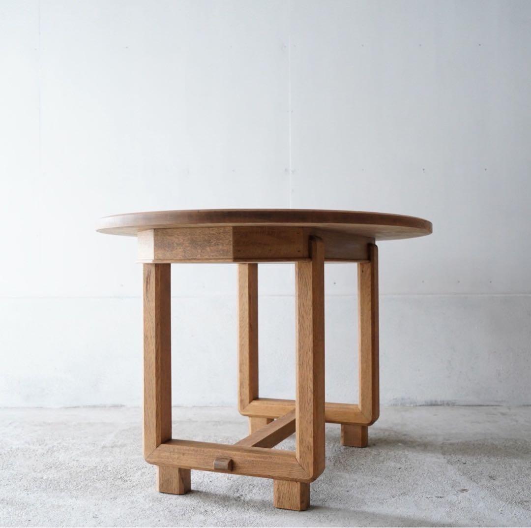 古い楢材のテーブル