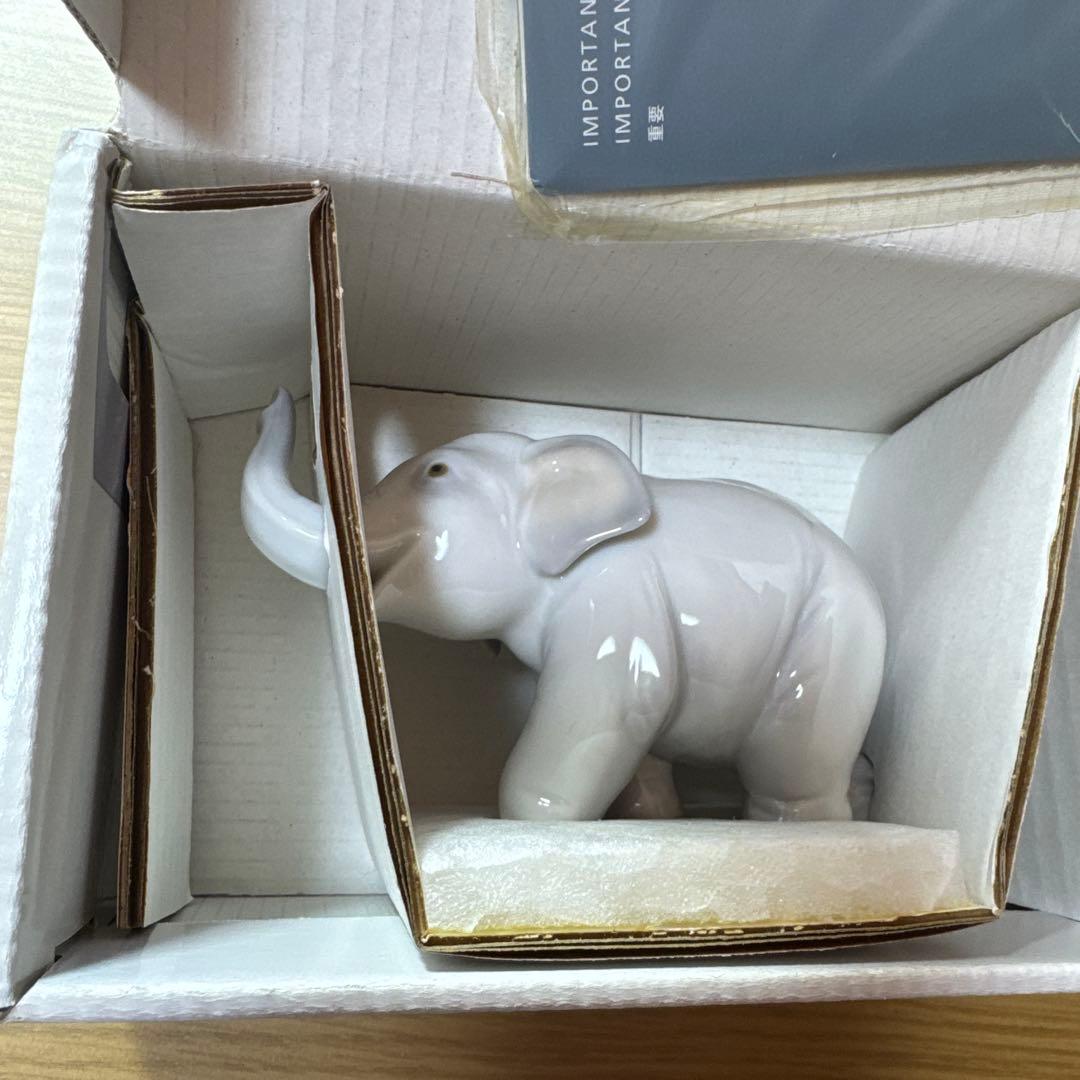 リアドロ　象　置物　陶器