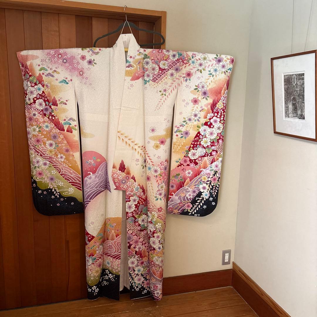 最安値！可愛い振袖 フルセットバック草履つき　花の模様 白地