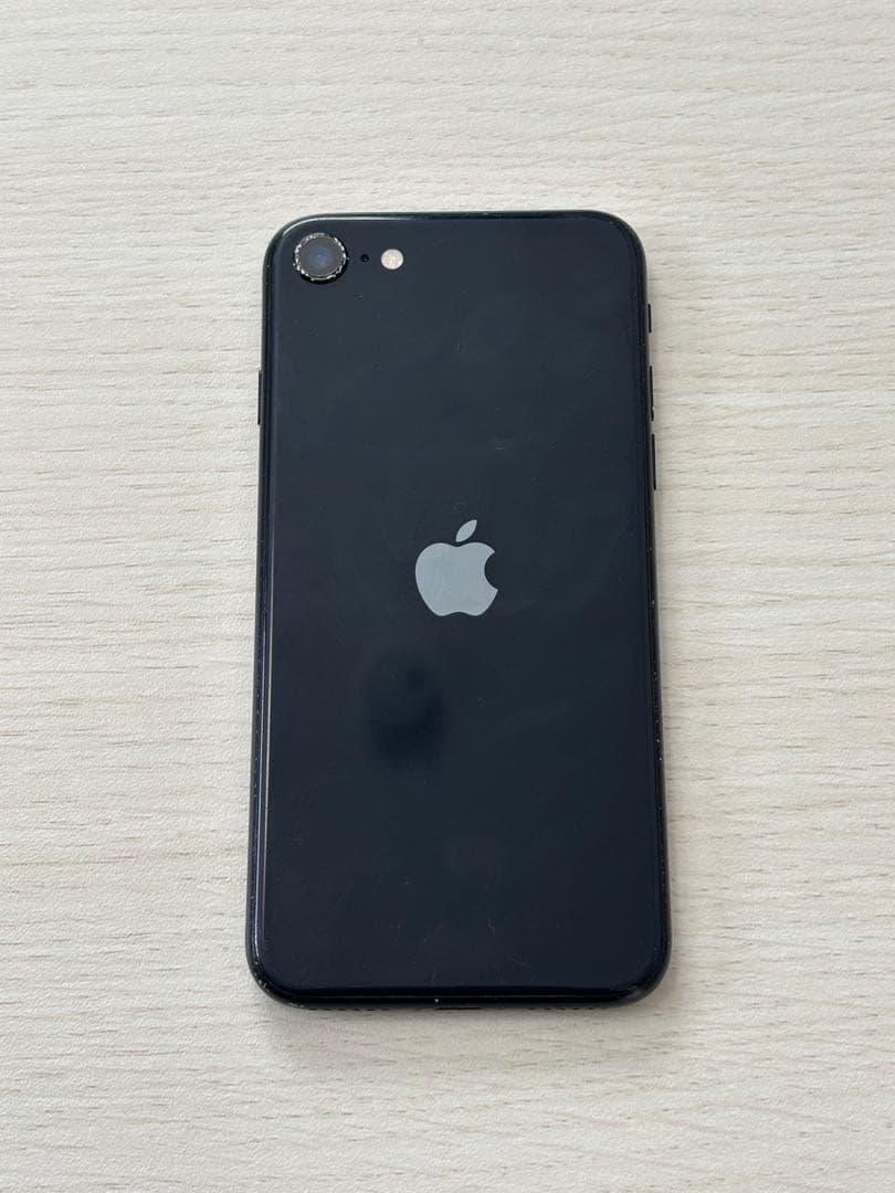 iPhoneSE 64GB 本体 ブラック 黒 スペースグレー SiMフリー