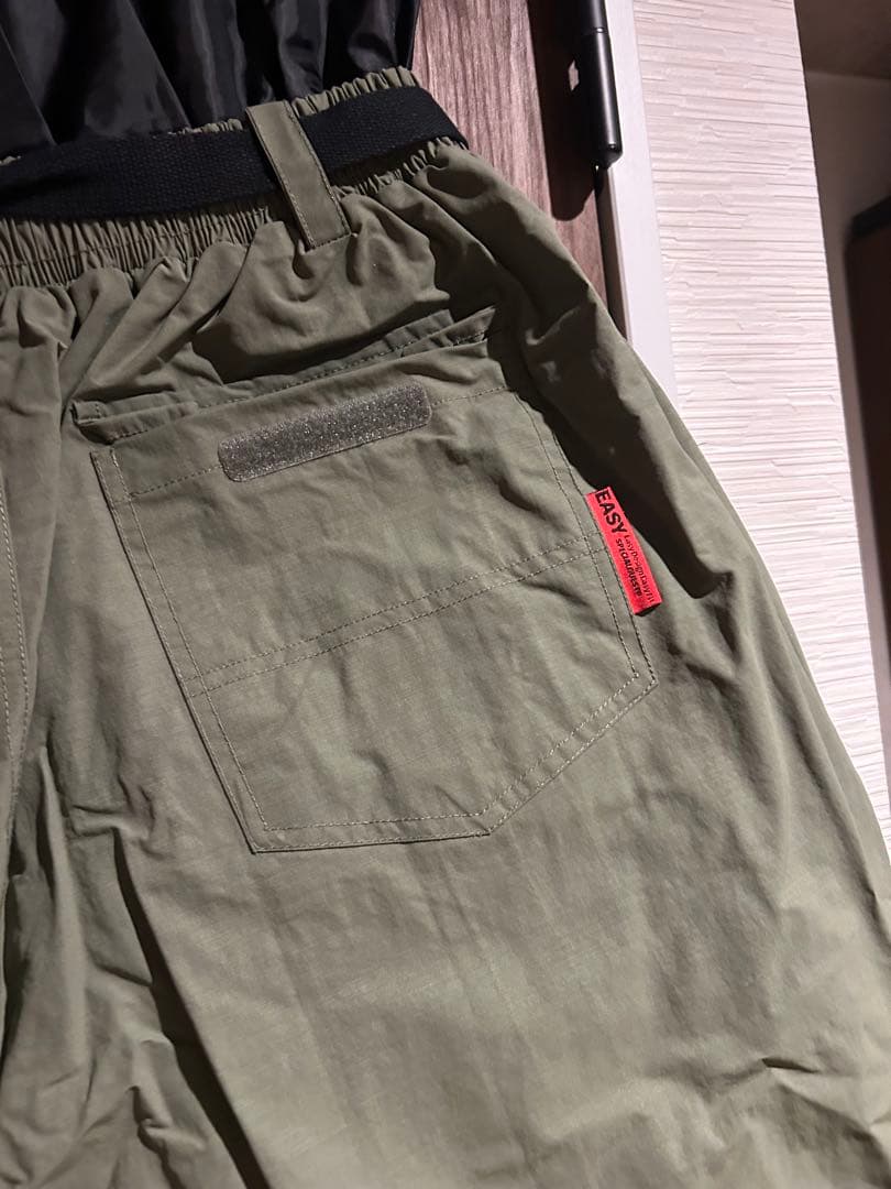 スペシャルゲスト　special guest スノボウエア下