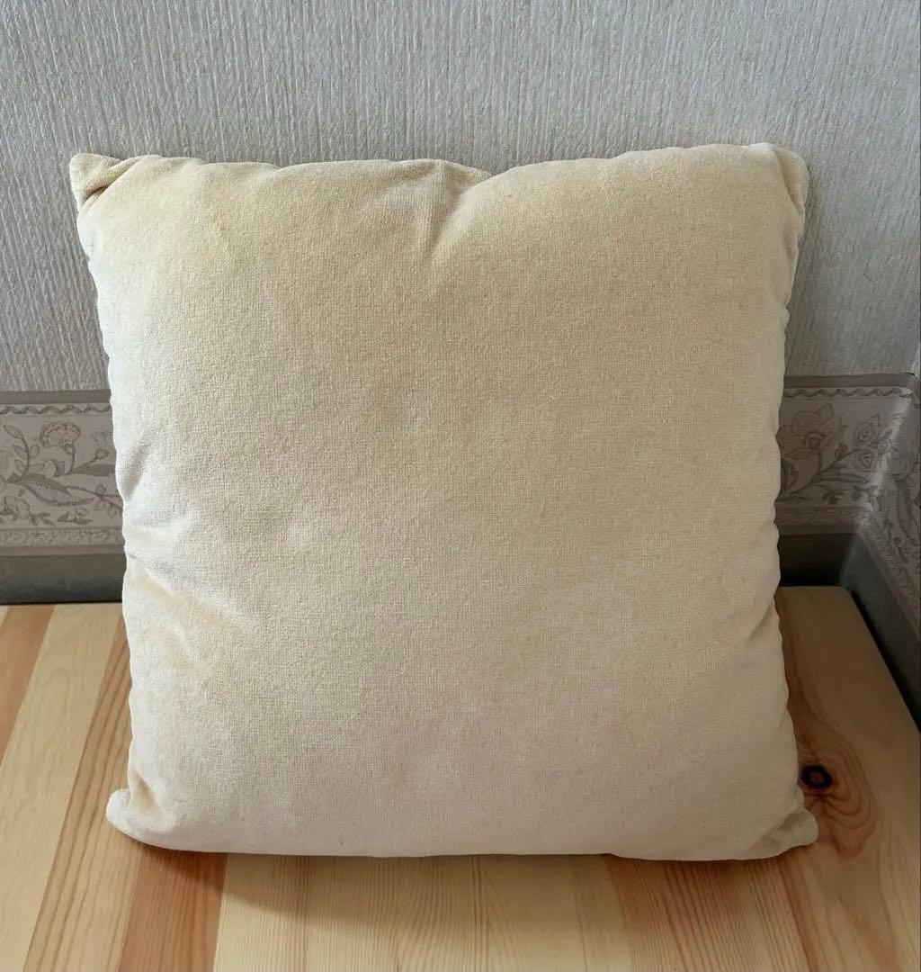 ピーターラビットゴブラン織クッション 約30cm ベルギー製 フェザークッション