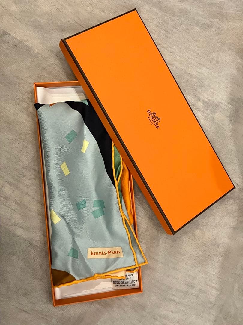 Hermès 馬のデザイン スカーフ