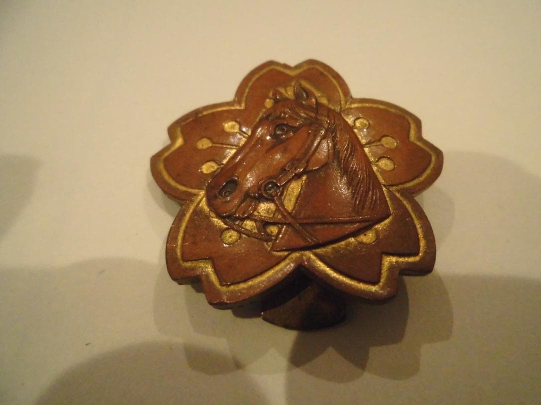 馬の頭部彫刻 花形装飾品 旧陸軍　馬術徽章