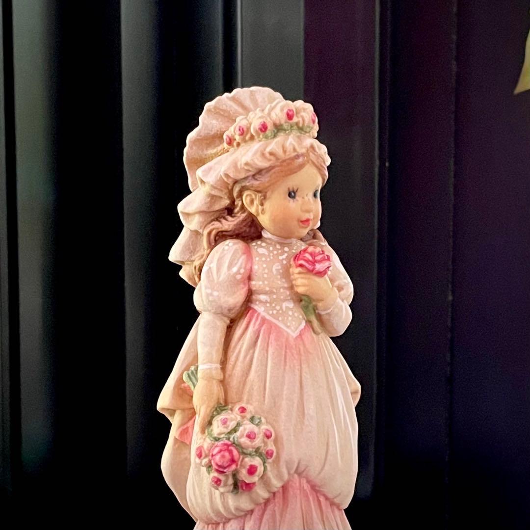 アンリ人形　ANRI サラ・ケイ　10㎝　　【薔薇のアーチの下でウェディング】