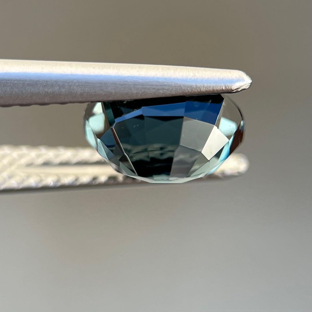 スリランカ産非加熱天然ブルースピネルルース