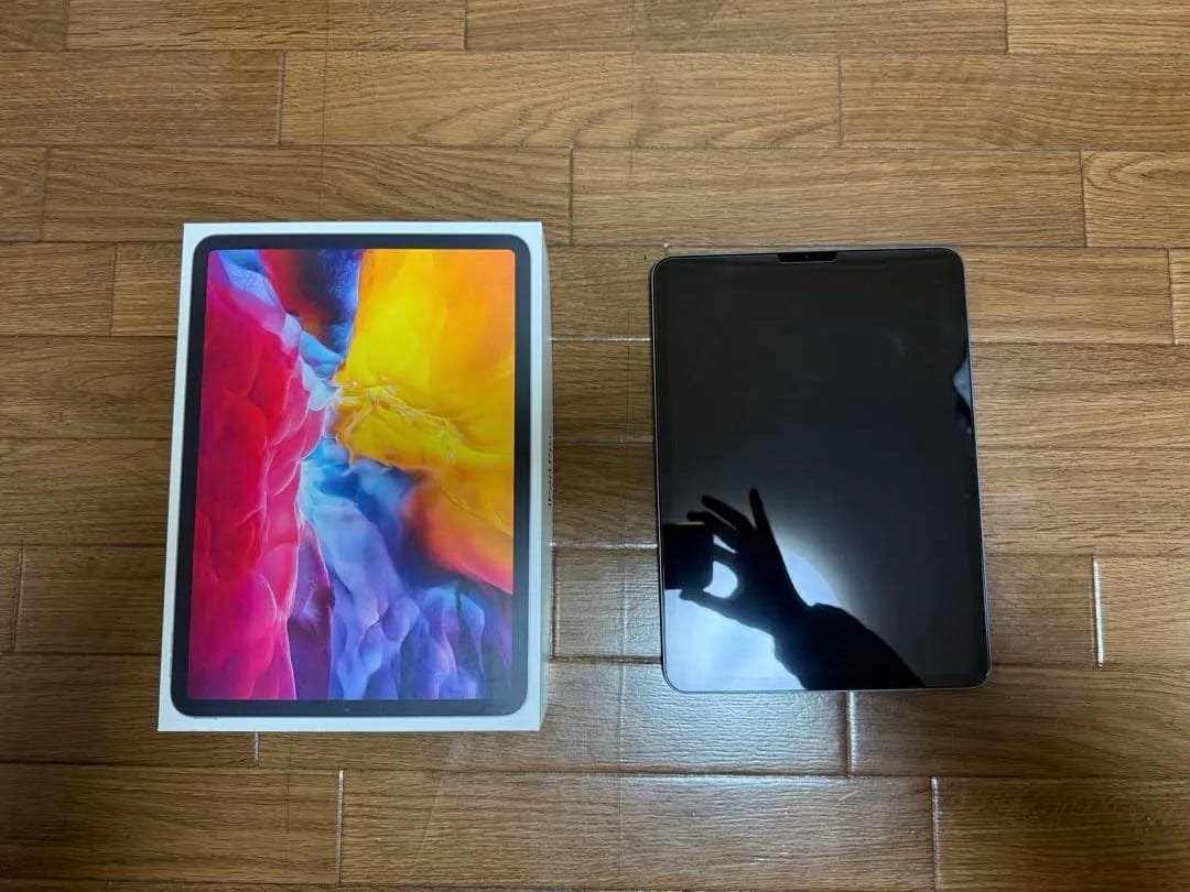 ルイ　　　iPad Pro第２世代11インチ　スペースグレー　128GB