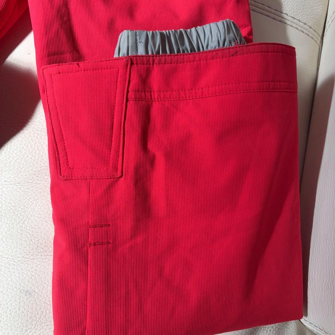 DESCENTE子ども用スキーウェア 黒/赤 フード付き