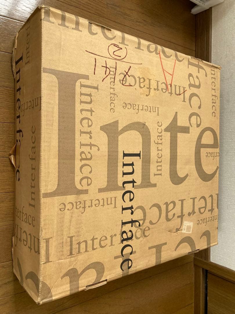 【新品】世界No,1タイルカーペットメーカー インターフェイス社