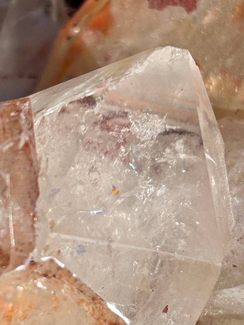 1.6kg❣️⭐️マダガスカル産　水晶クラスター　浄化　虹　キラキラ　癒し⭐️