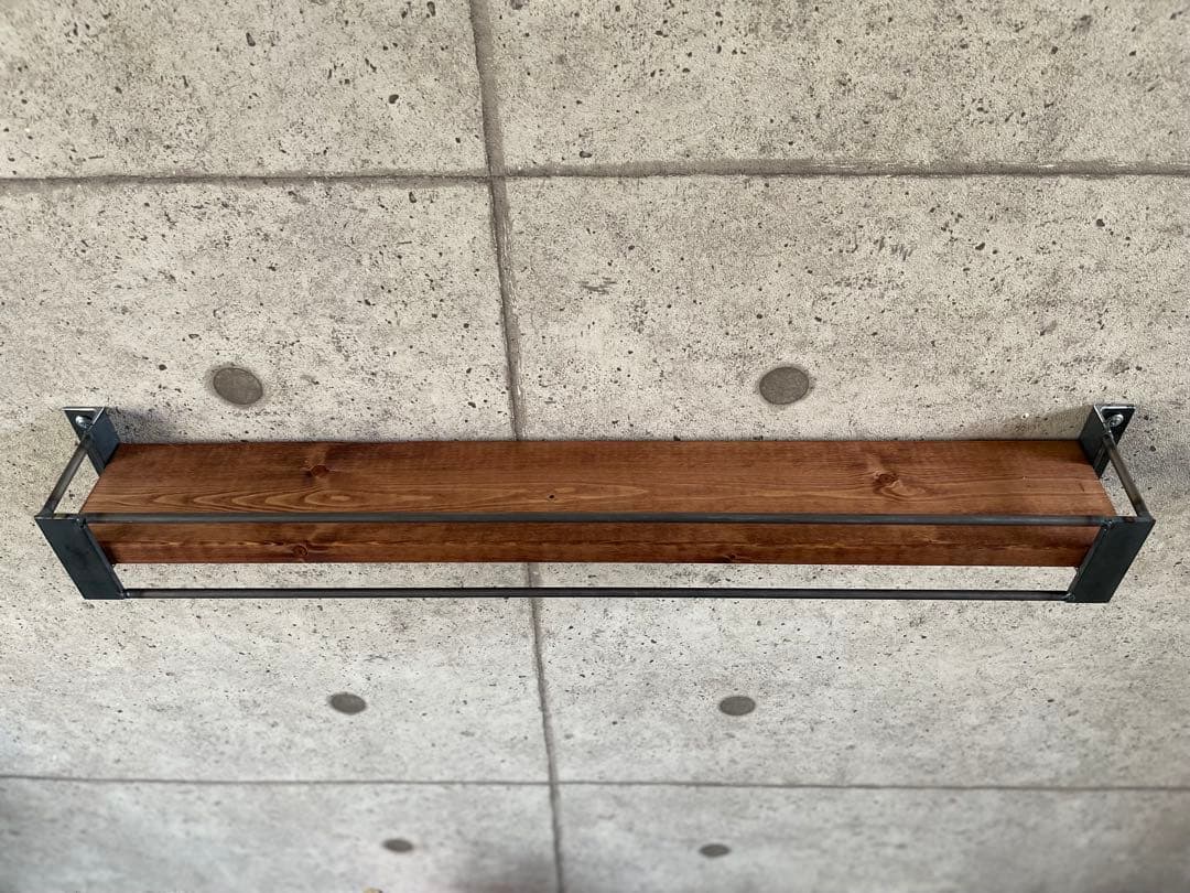 ウォールシェルフ　アイアン壁掛けラック　コレクションラック　ハンドメイド