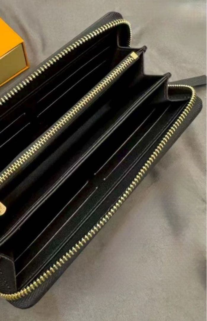 お得❕ルイ・ヴィトン✨男女兼用 ゴールドファスナー＆モノグラムロゴもゴールド⚡️