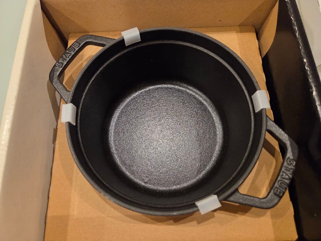 新品/未使用品 STAUB ココット ラウンド ブラック 16cm