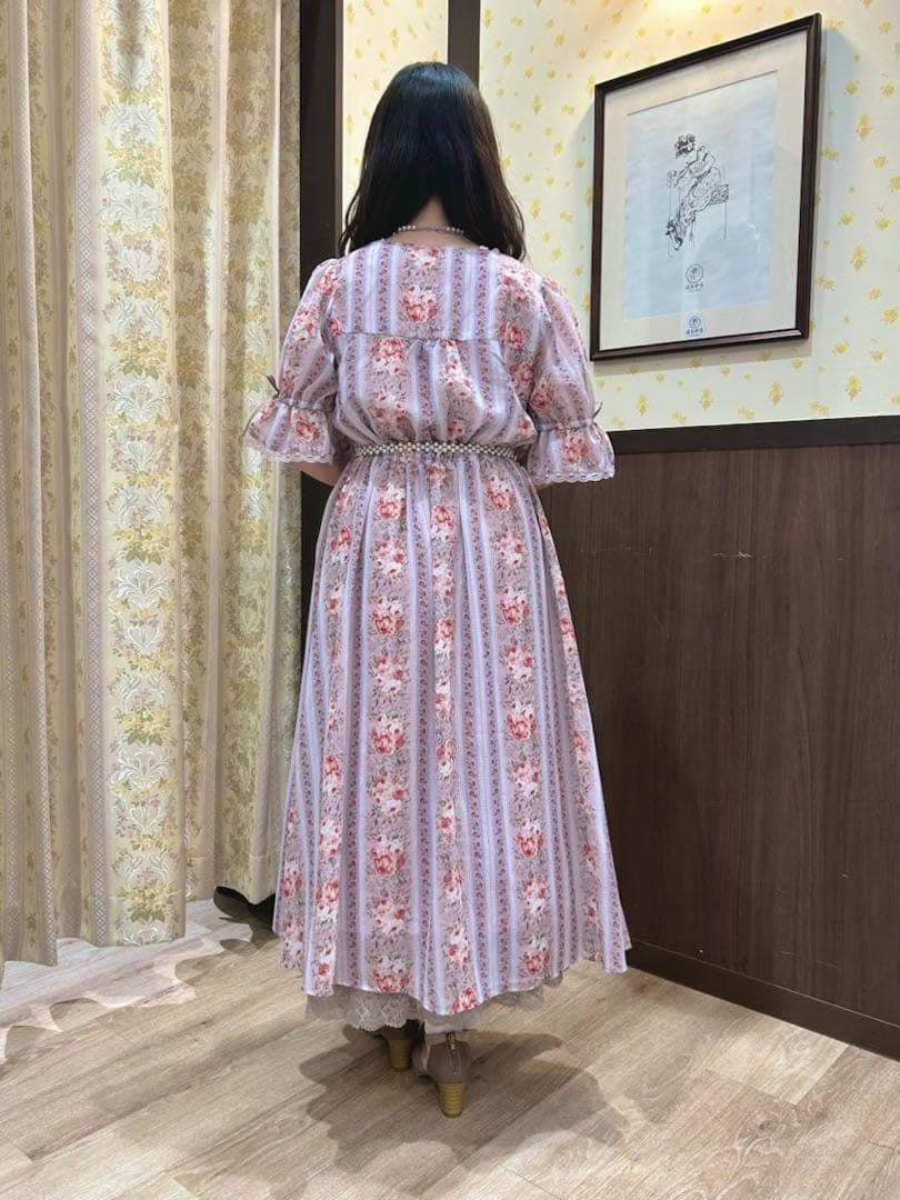 新品タグ付き★アクシーズファム★カントリーローズワンピースフラワープリントピンク