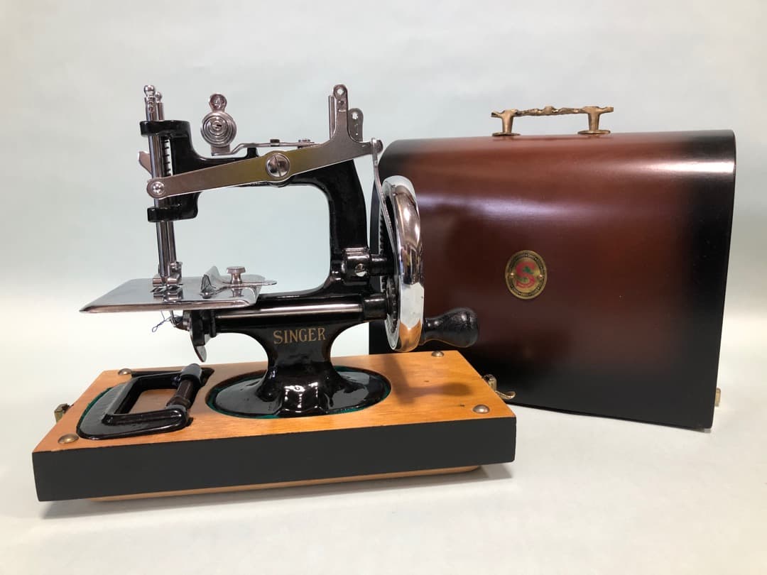 シンガー小型手回ミシン　アンティークミシン　 ヴィンテージ　美品