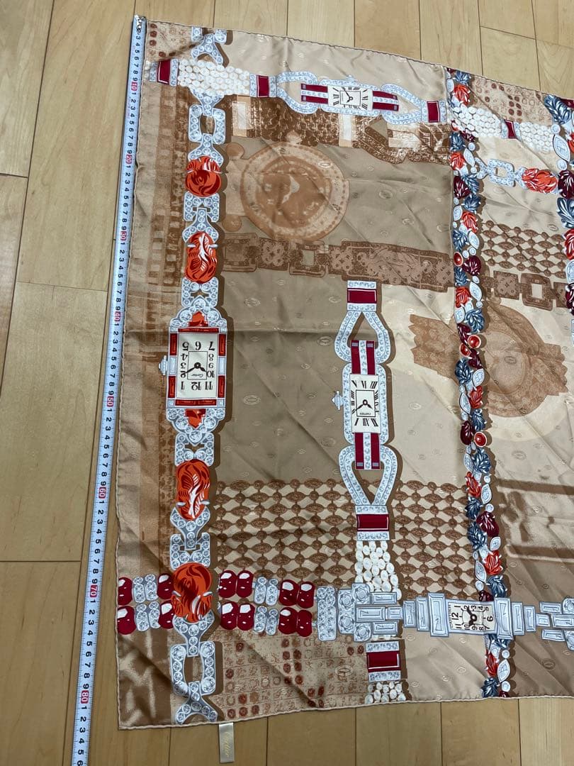 Cartier シルクスカーフ 時計デザイン ベージュ