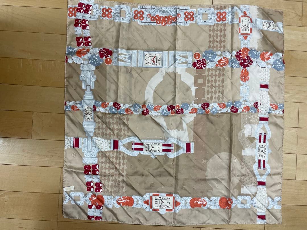Cartier シルクスカーフ 時計デザイン ベージュ