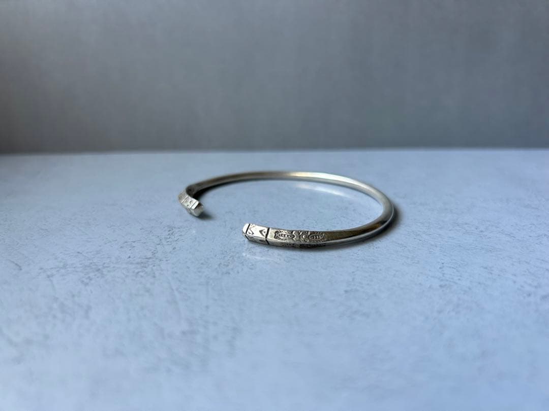 新品未使用　カレンシルバー　バングル　1018