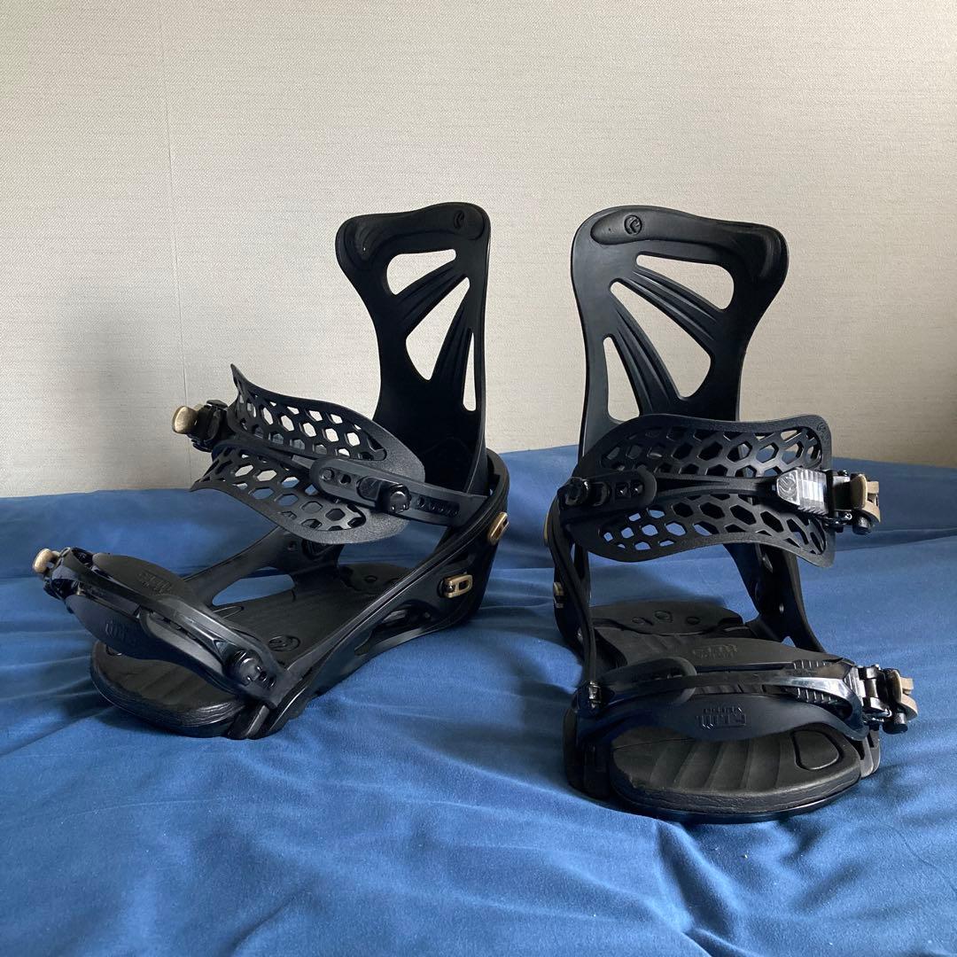 FLUXフラックス ビンディング ブラックDSL Mサイズ（25〜27.5㎝）