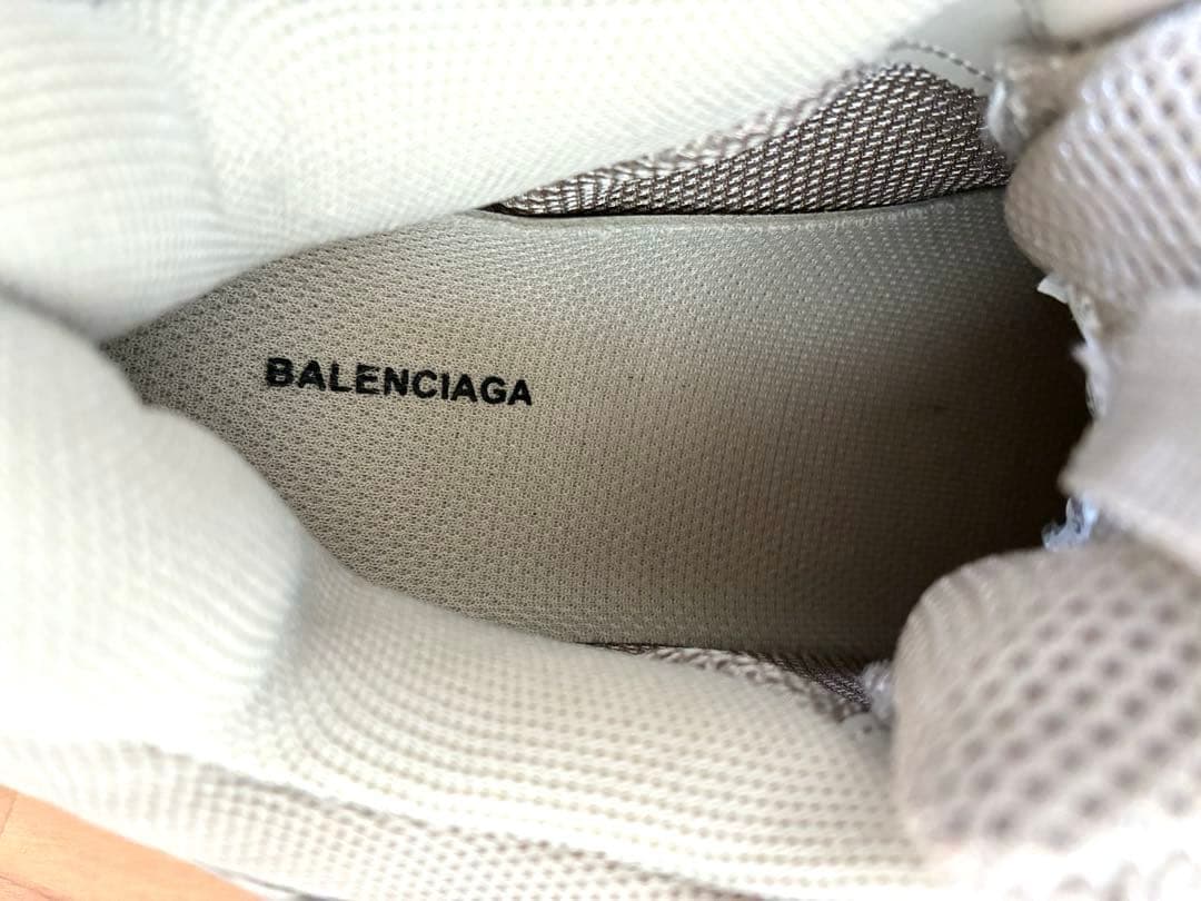 美品✴︎BALENCIAGA✴︎ベージュ スニーカー 38 Triple S 厚底