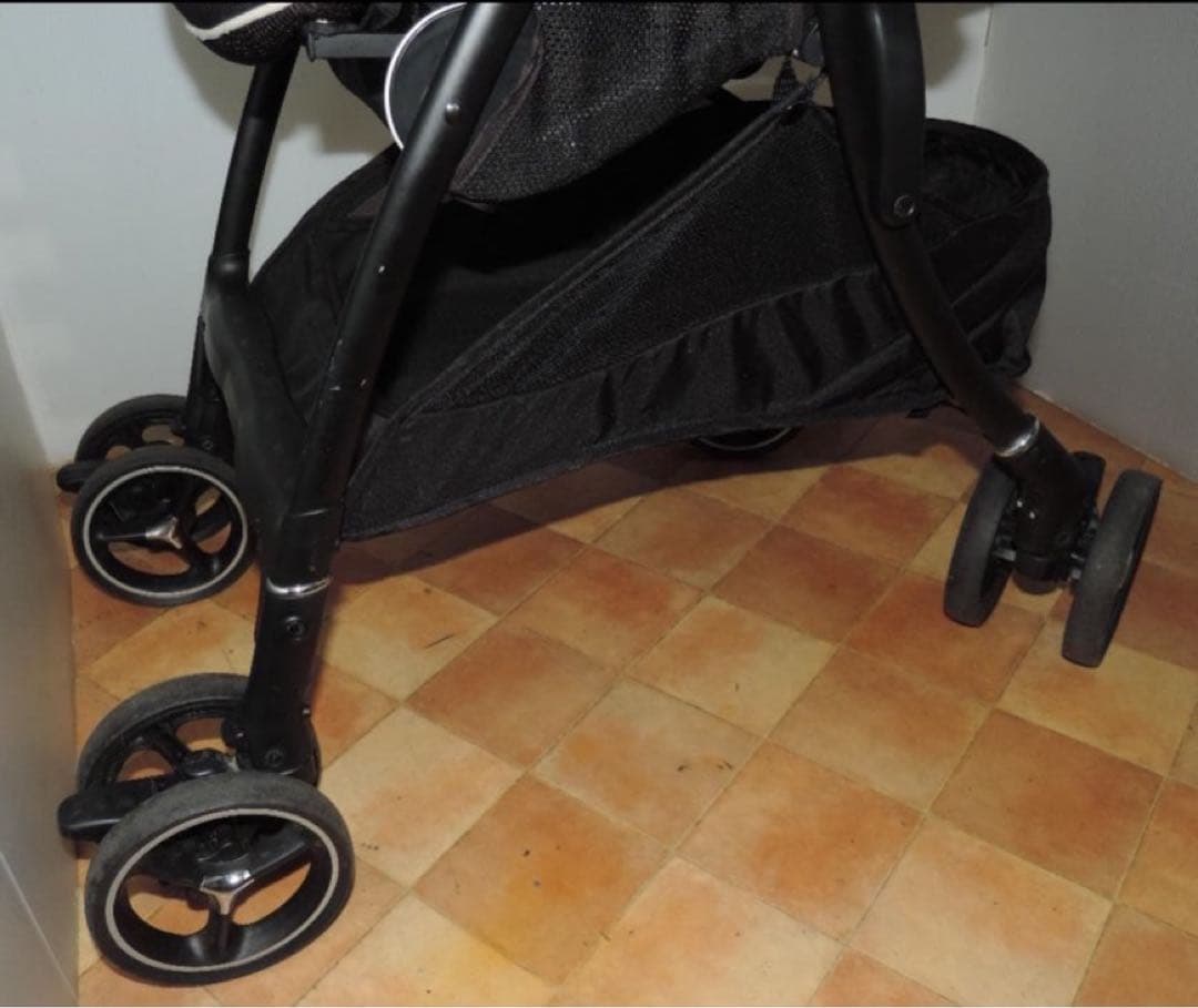 ラクーナビッテクッション/1〜36ヶ月/オート4輪/ハイシート/ベビーカー/美品