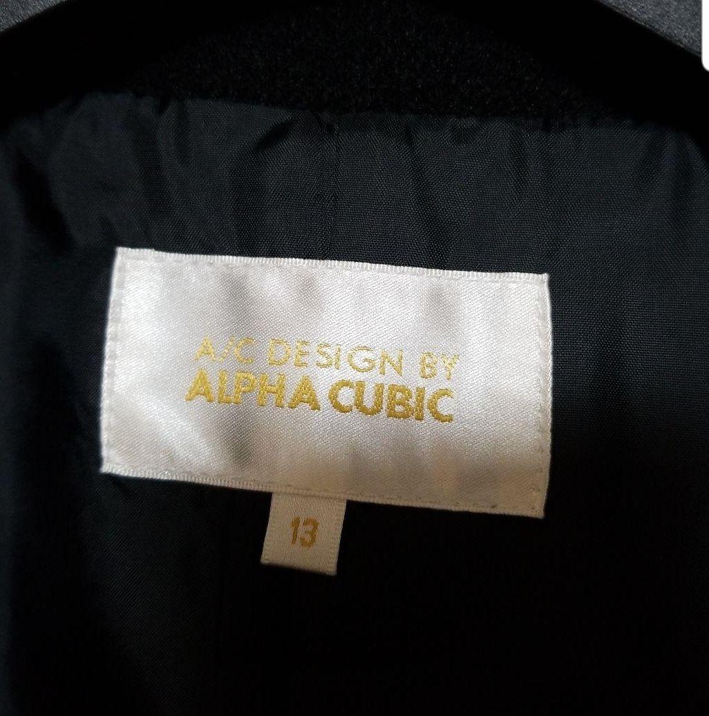 ウエストベルト付き黒ロングコート