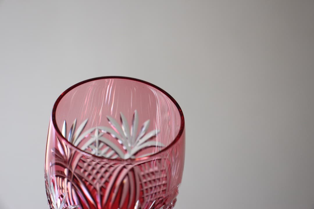 カガミクリスタル　ペア　ビアグラス　赤・青　江戸切子　笹っ葉に魚子紋