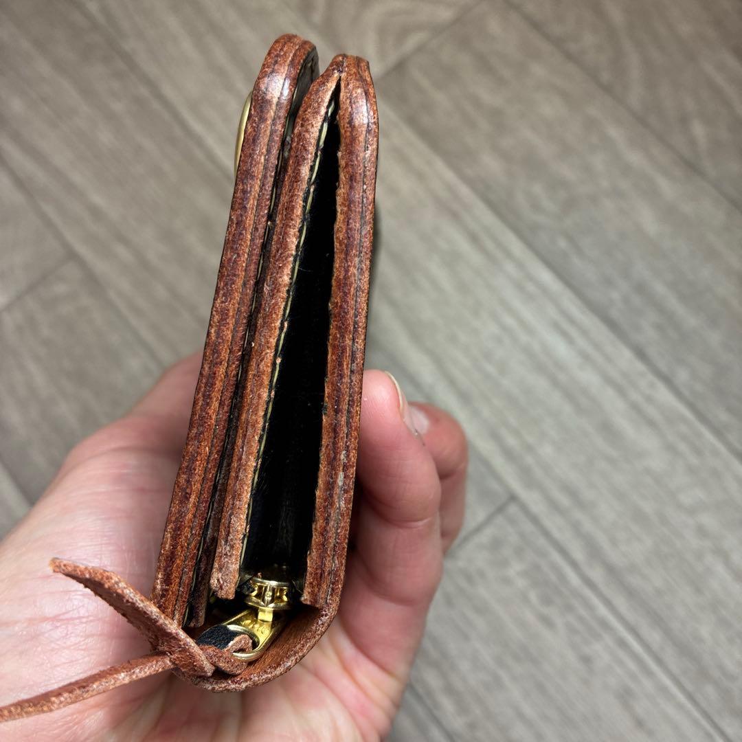 訳あり安値【茶芯ブラック】ミドルトラッカーウォレット　真鍮　お札を折らずに収納