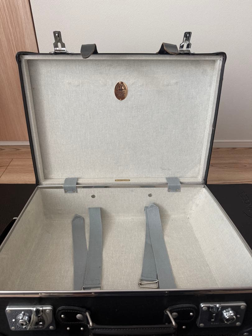 GLOBE-TROTTER センテナリー34L Black/Black 2輪