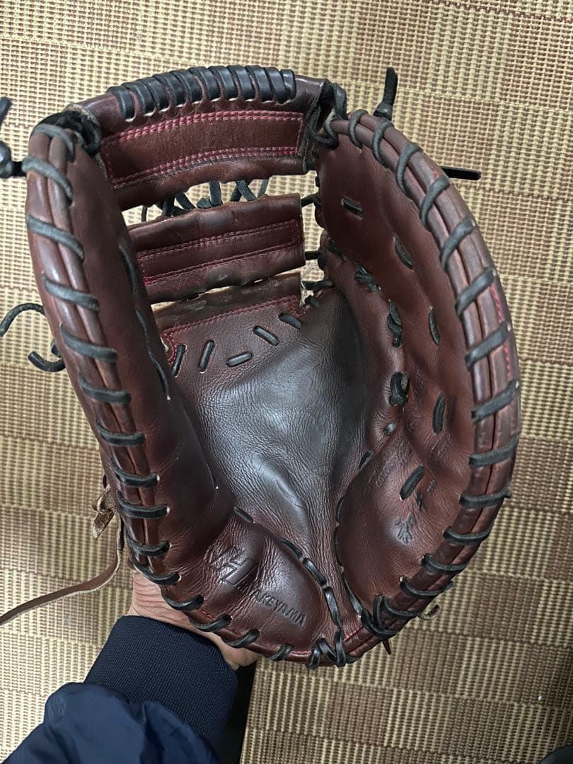 ハタケヤマ硬式ファーストミット　型抜群