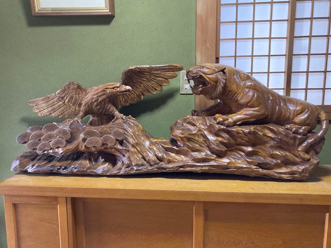 木製彫刻 虎　鷹アンティーク　天然木　置物 縁起物　一枚板