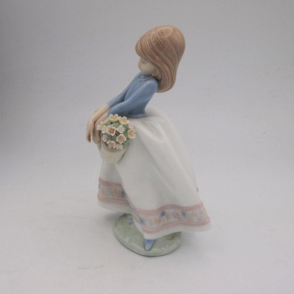 リヤドロ　Lladro No.5467 五月の花 May Flowers