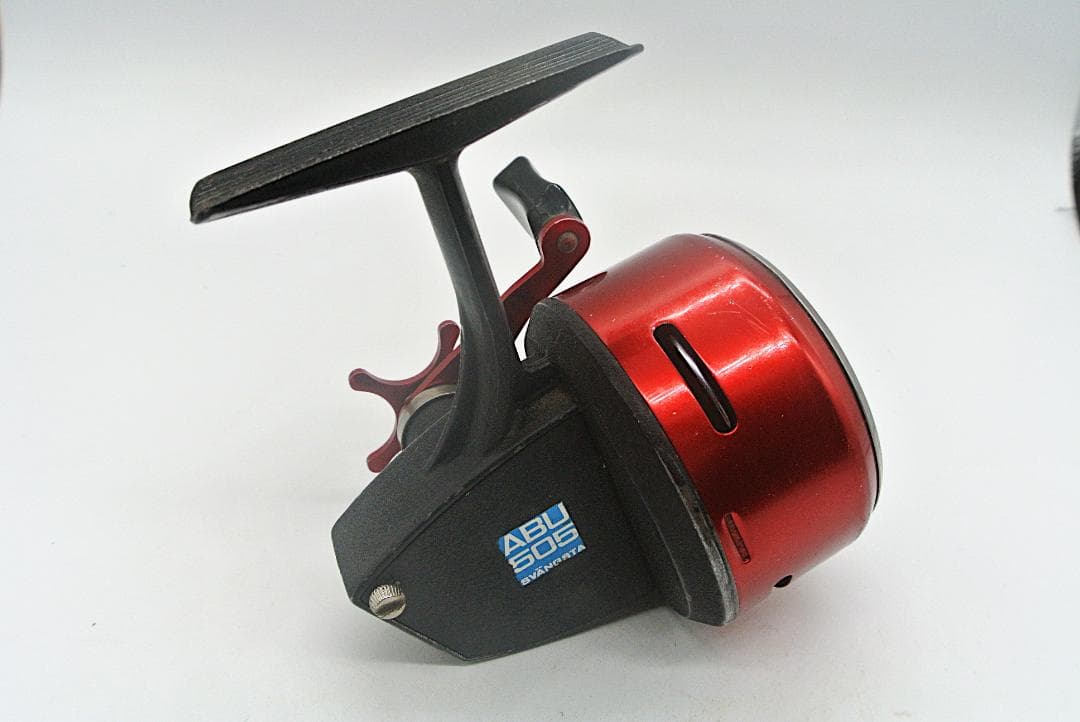 ABU 505 SVANGSTA クローズドフェイス スピニングリール