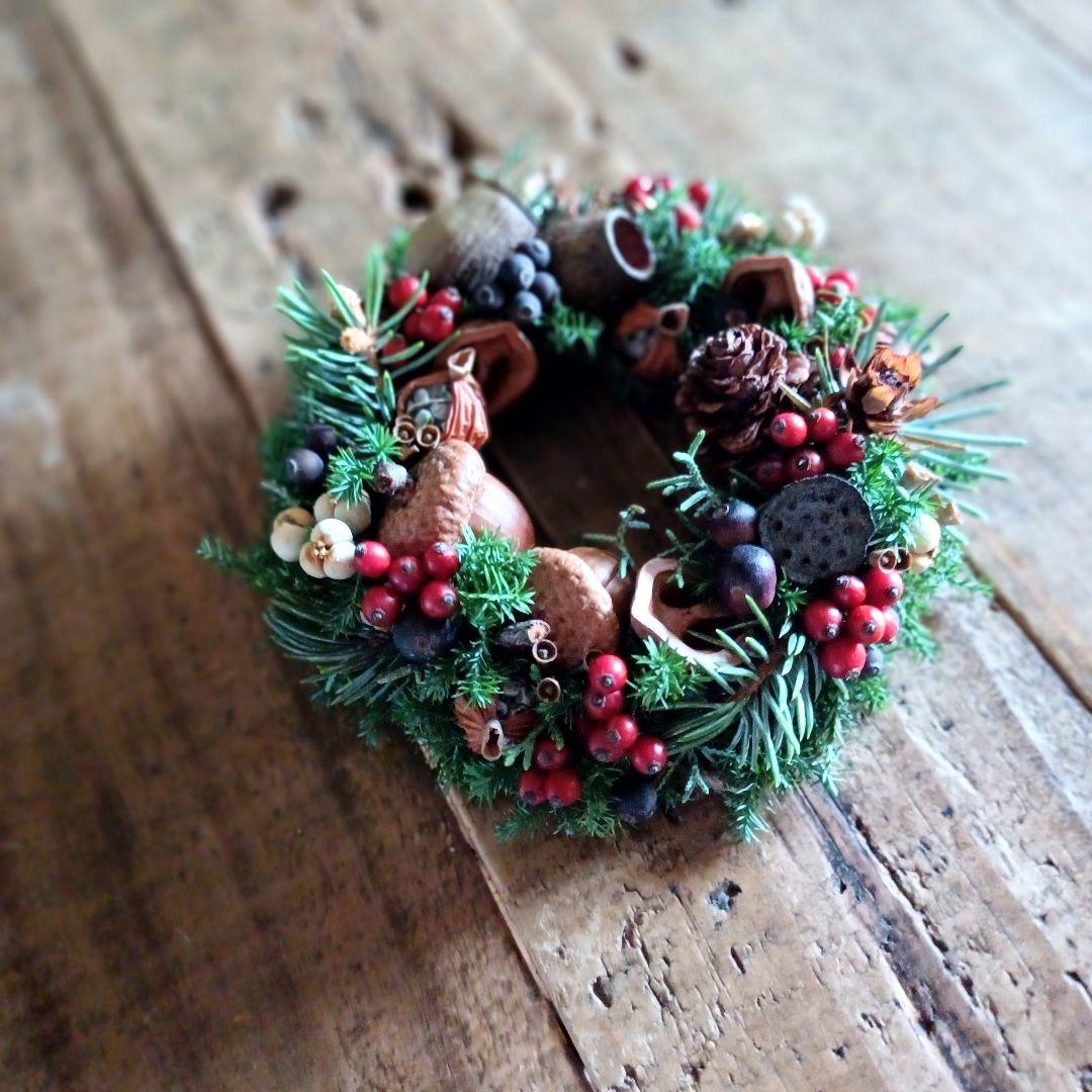 新品 未使用 ドライフラワー 木の実のリース ミニリース 壁掛け インテリア