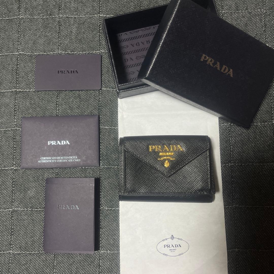 PRADA プラダ　サフィアーノ　三つ折り財布