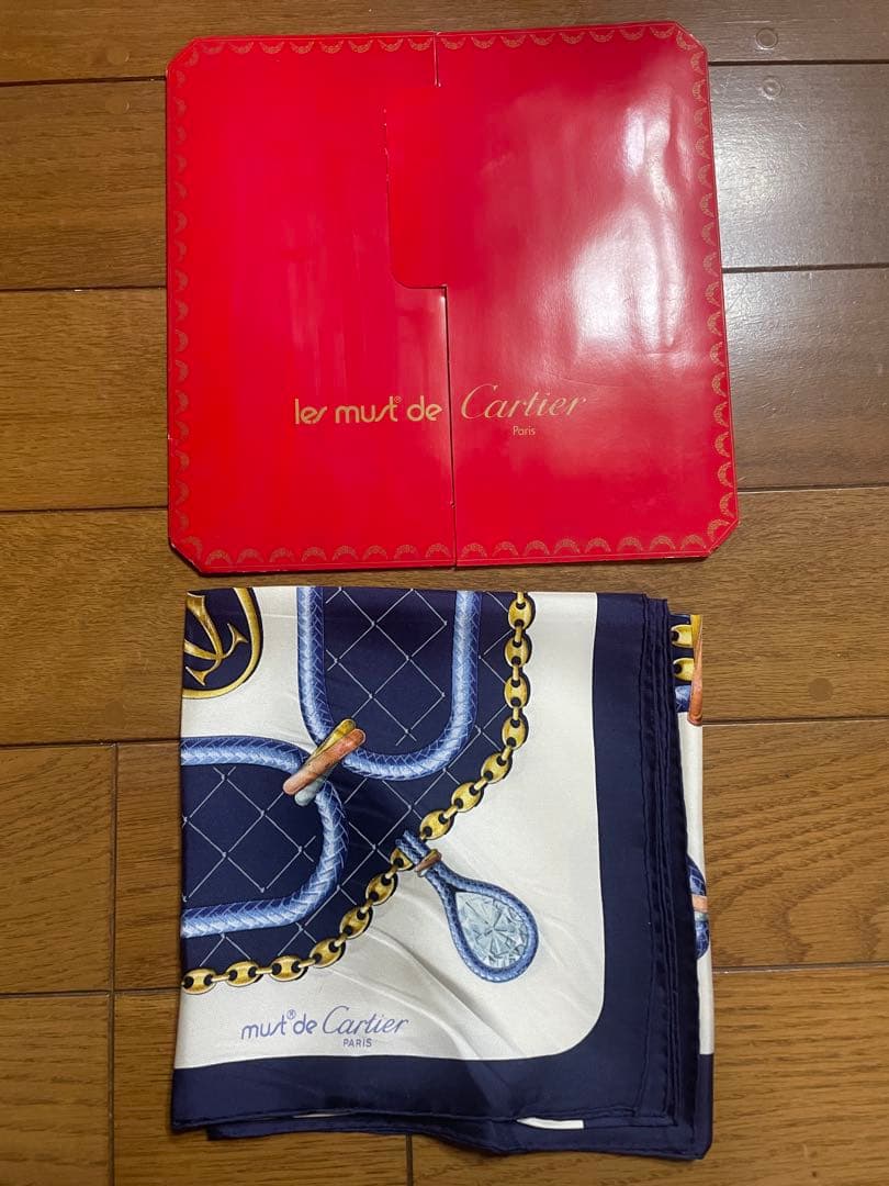 Cartier スカーフ チェーンデザイン