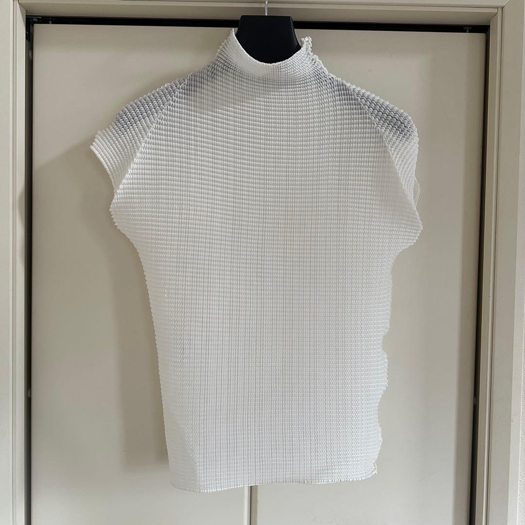 【未使用】 ISSEY MIYAKE トップス ボトルネック 白
