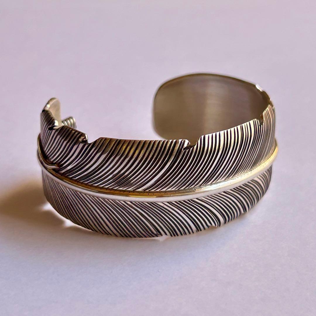 ナバホ族 ハーヴィーメイス フェザーバングル