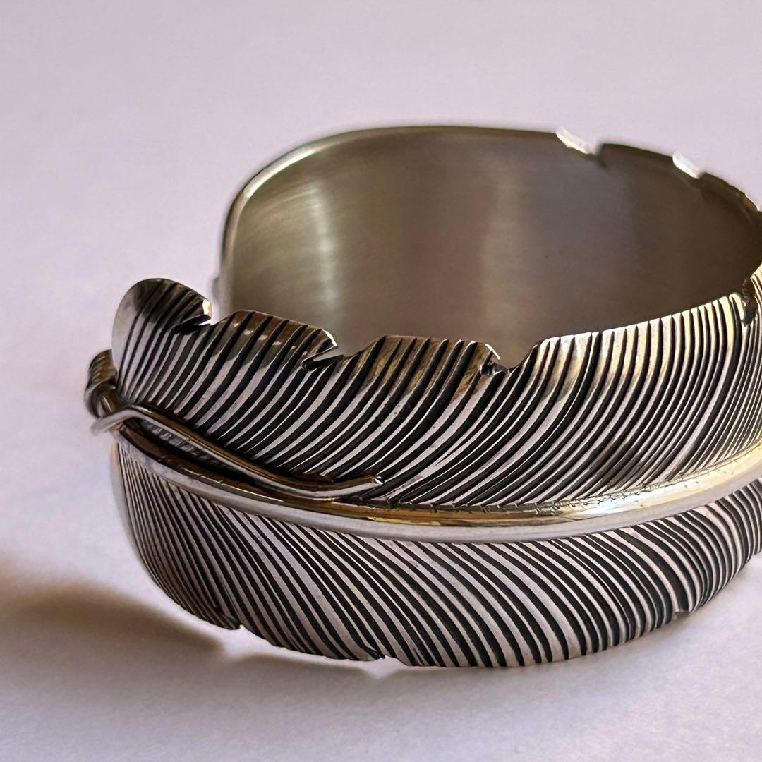 ナバホ族 ハーヴィーメイス フェザーバングル