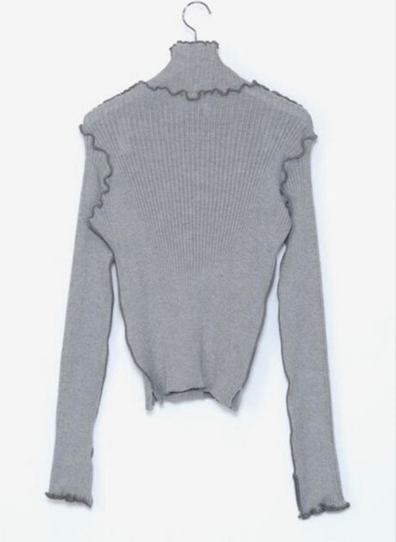 コトハヨコザワ　グレー　ハイネックリブニット