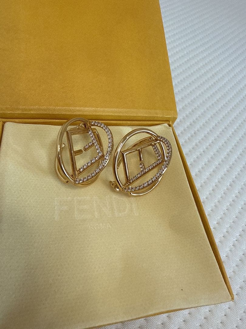 【Rinoさま専用】FENDI ゴールド フープピアス ラインストーン ロゴ