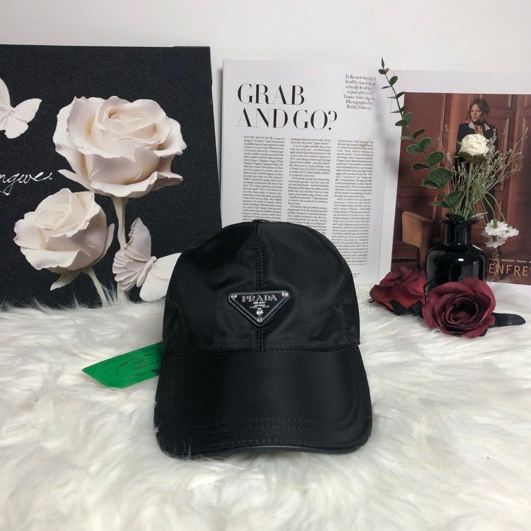 PRADA ロゴ ナイロンキャップ ブラック ユニセックス