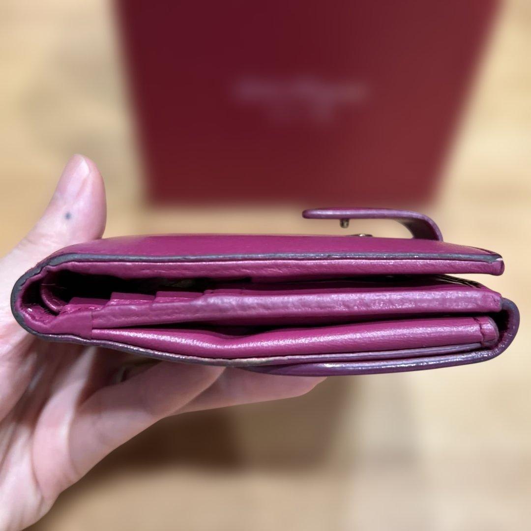 フェラガモ／二つ折り財布