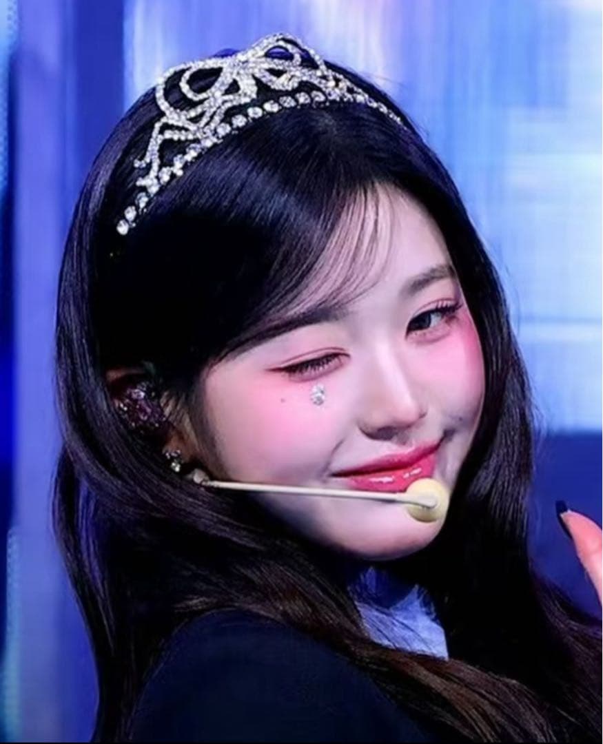 BLUMARINE 張元英ラインストーンクラウン正規品