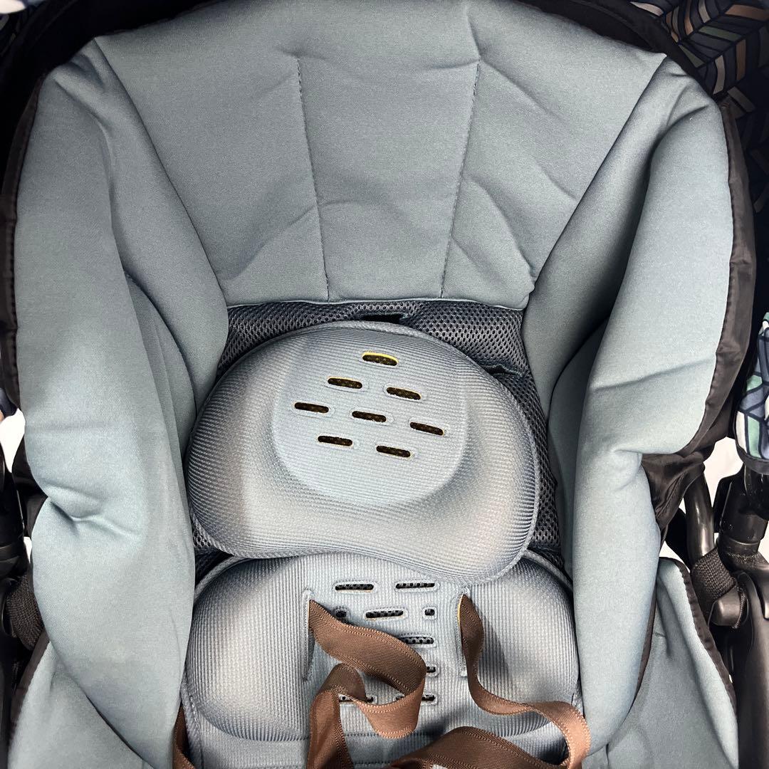 Combi コンビ スゴカルα 4キャス compact エッグショック 紺