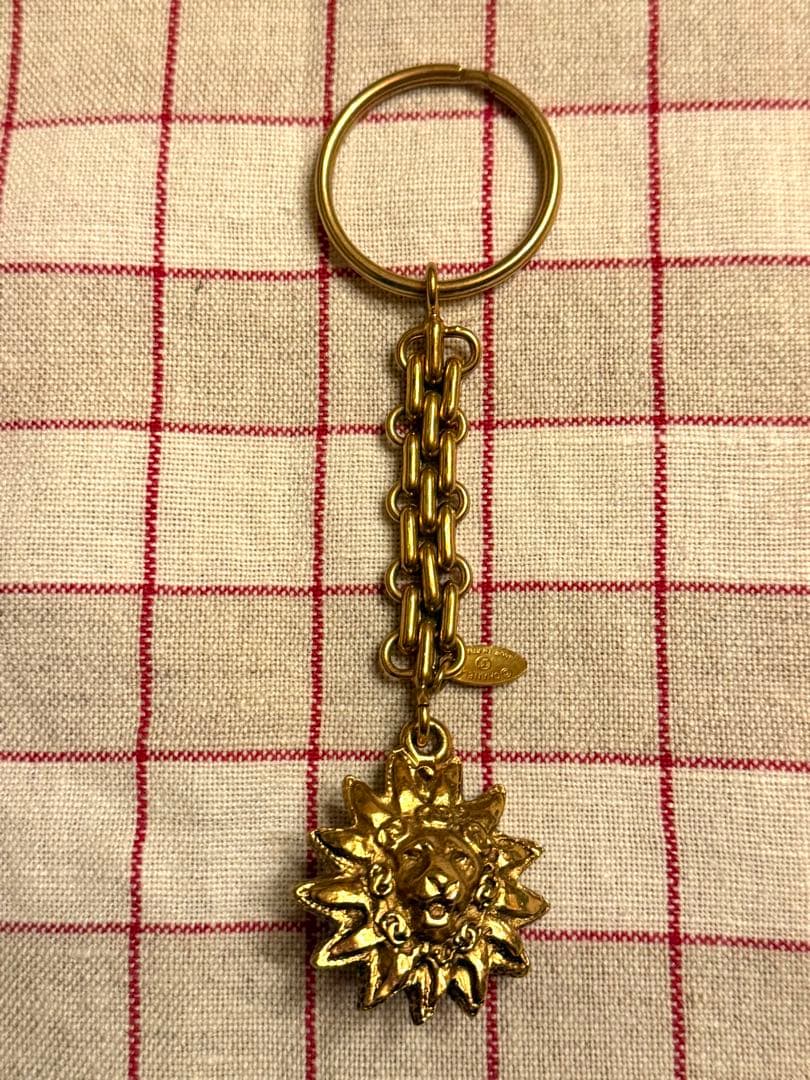 CHANELライオンデザイン キーホルダー