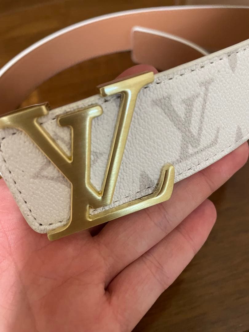 lv ルイヴィトン　ベルト　白　ホワイト