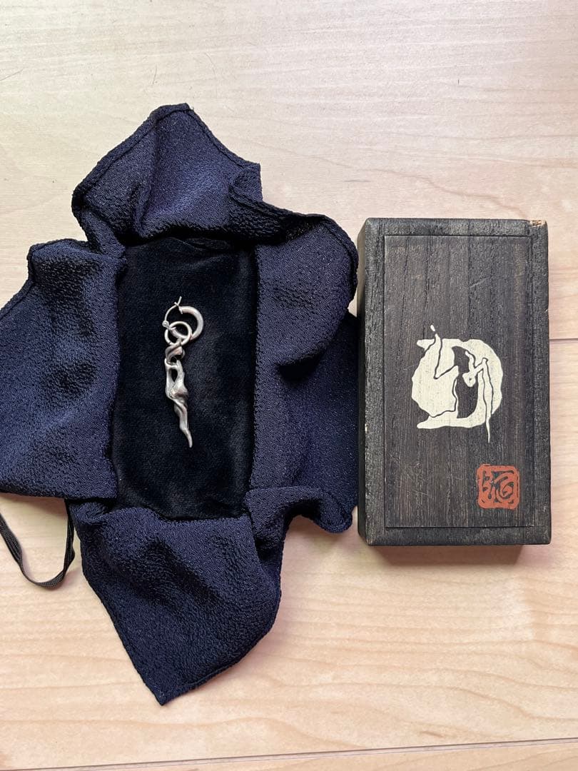 GACKT シルバーアクセ　ピアス　ダイヤ　DARTS